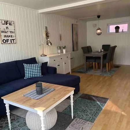 Appartement Stor Og Sentral Leilighet. Kort Vei Til Flyplass. Tromsø