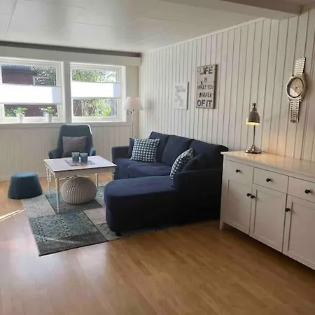 Stor Og Sentral Leilighet. Kort Vei Til Flyplass. Appartement *